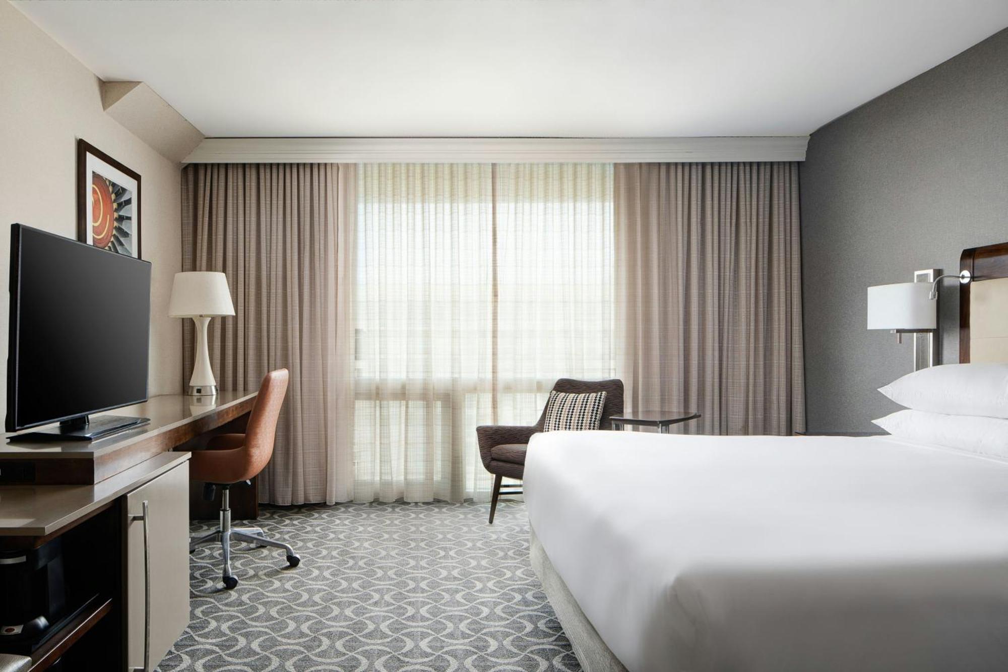 Marriott St. Louis Airport Hotel Edmundson Exterior photo