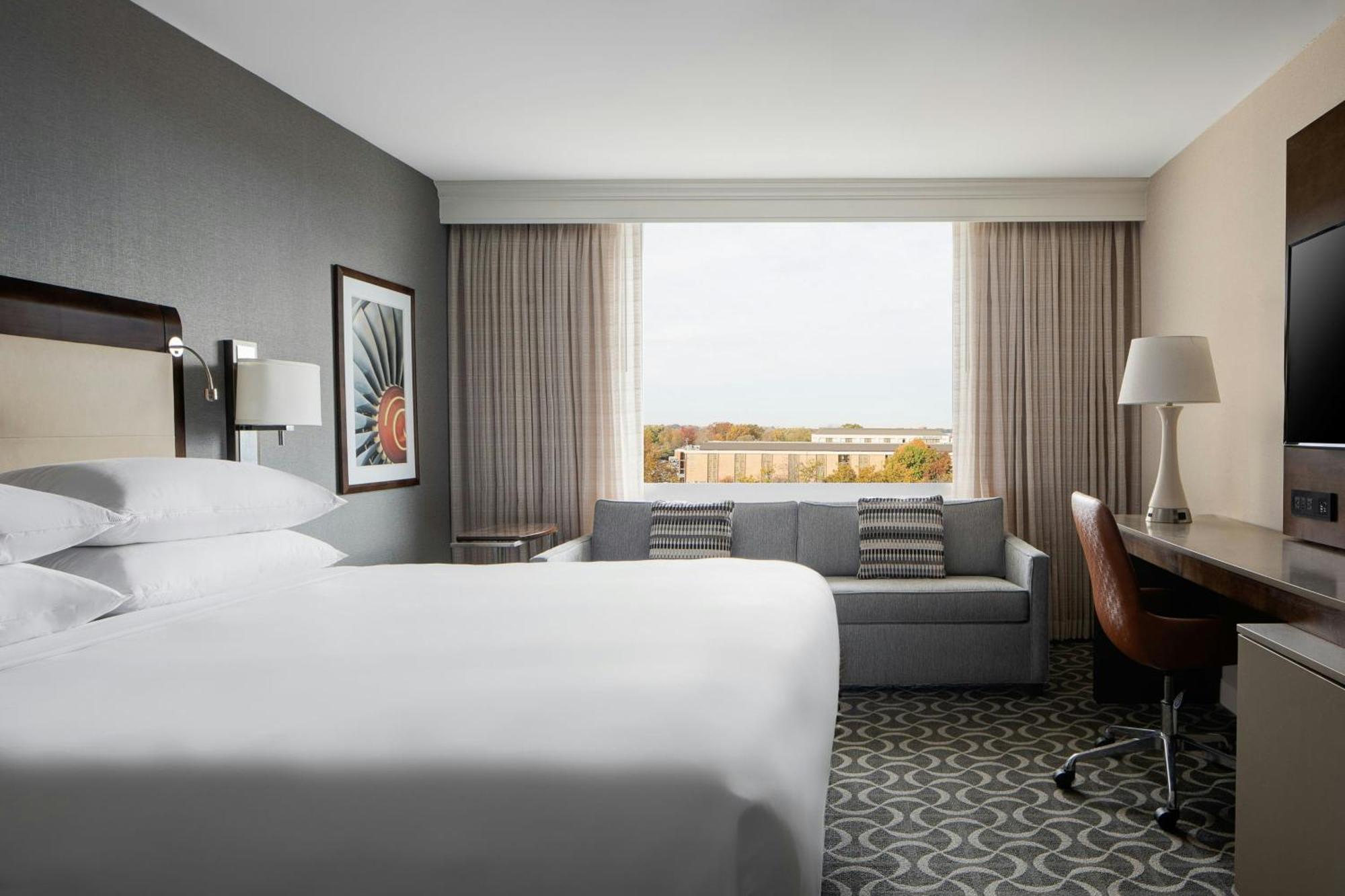 Marriott St. Louis Airport Hotel Edmundson Exterior photo