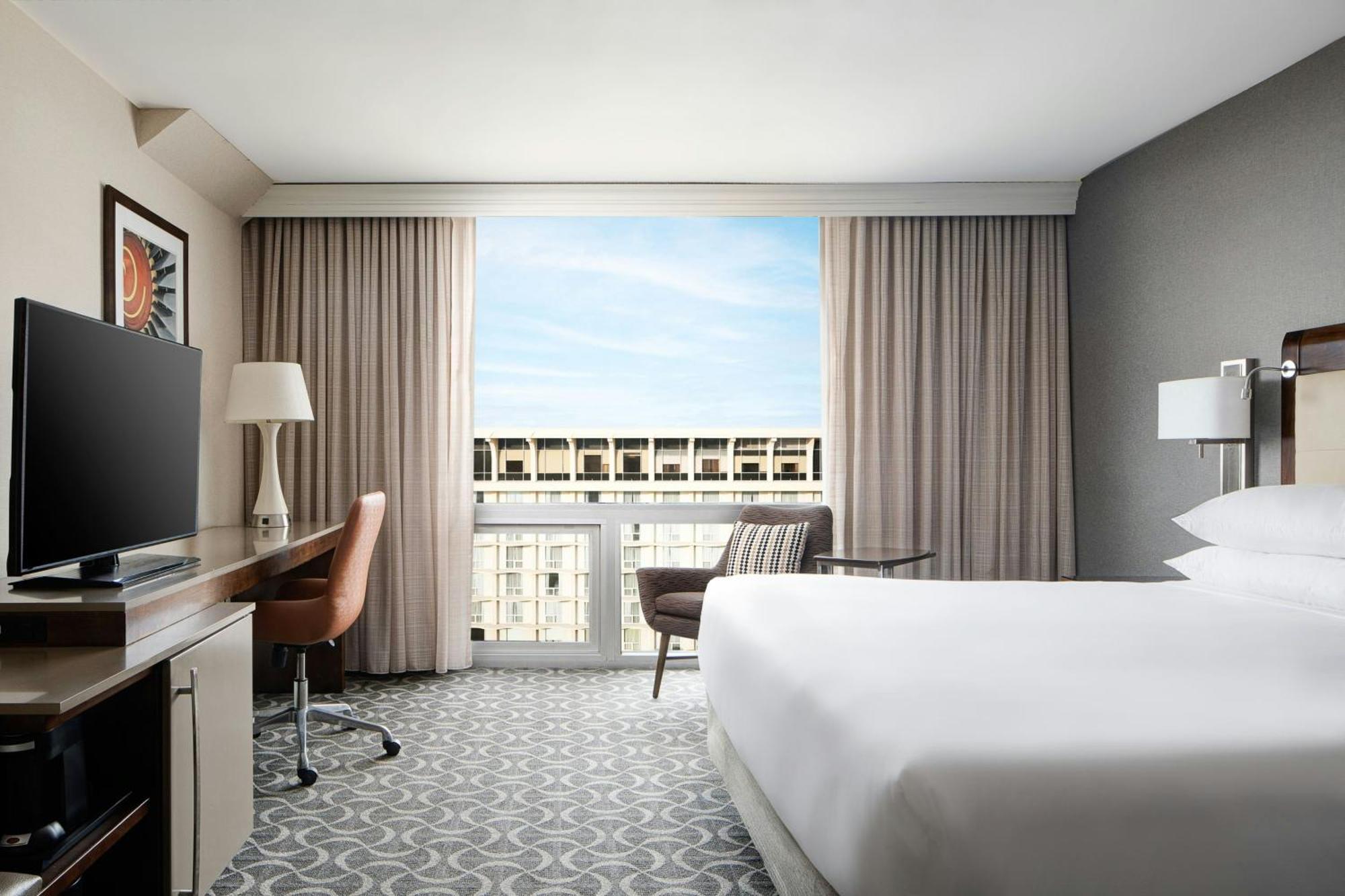 Marriott St. Louis Airport Hotel Edmundson Exterior photo