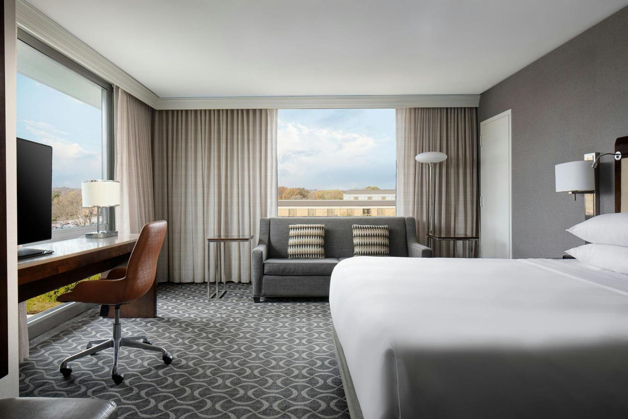 Marriott St. Louis Airport Hotel Edmundson Exterior photo